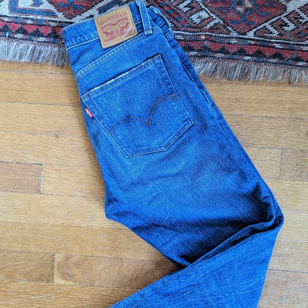 Levi's High Rise Wedgie